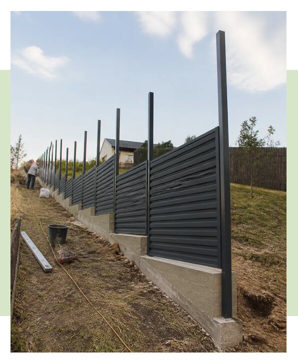 Монтаж забора на склоне в Мурманске по цене от 8740 р. | ЗаборЭксеперт-Мрм